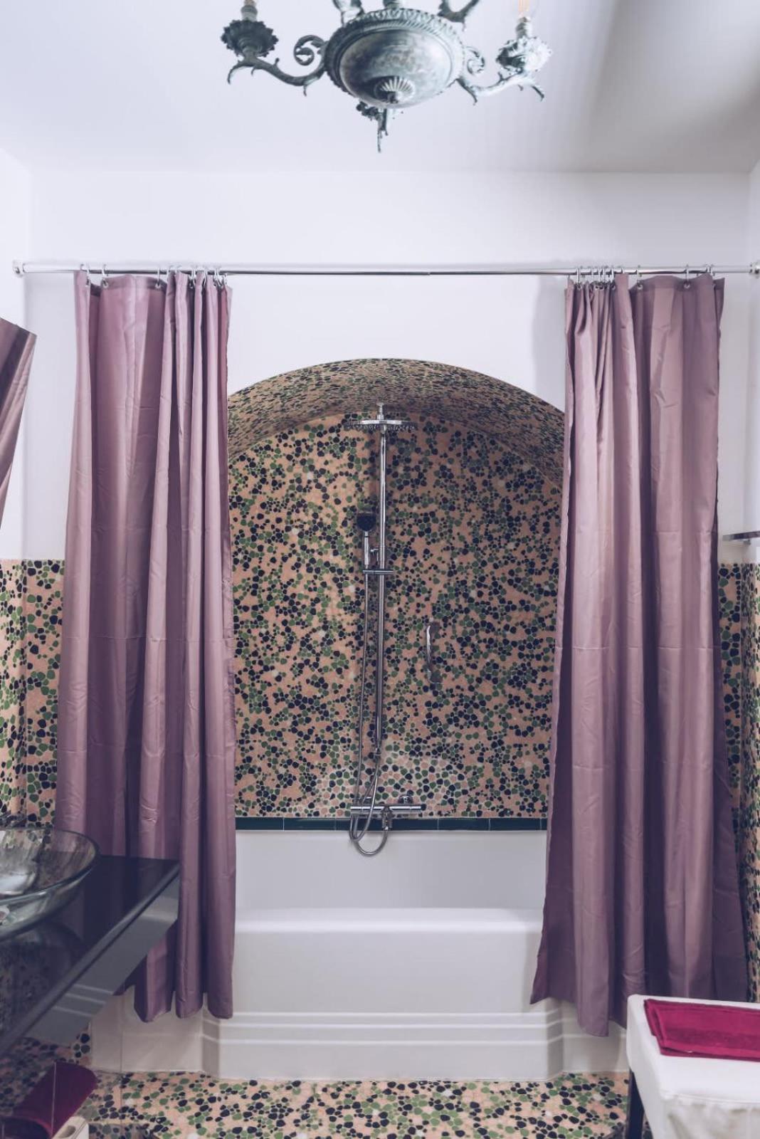 Chic & Luxurious 2-Br Escape Designed For Elegance Apartment Gibraltar Bagian luar foto